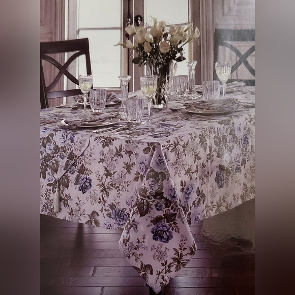 60" x 84" Oblong "Jaden" Blue Floral Tablecloth by Waterford Linens - Picture 5 of 9